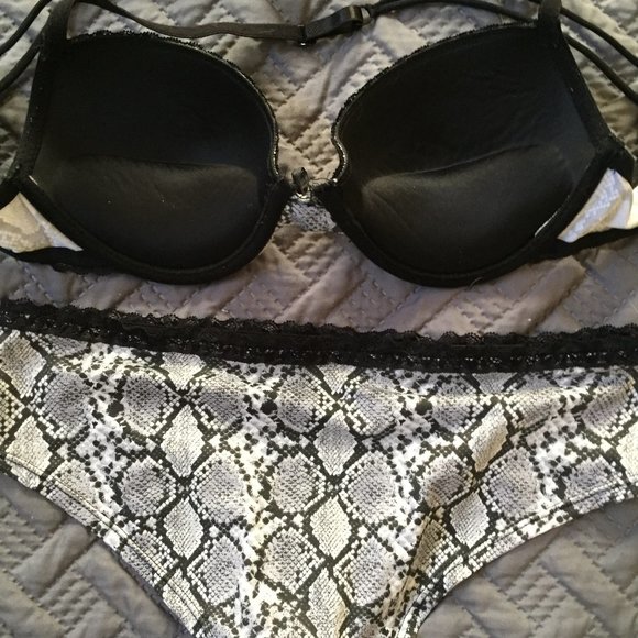 Snake print bra and panty set - Picture 2 of 4
